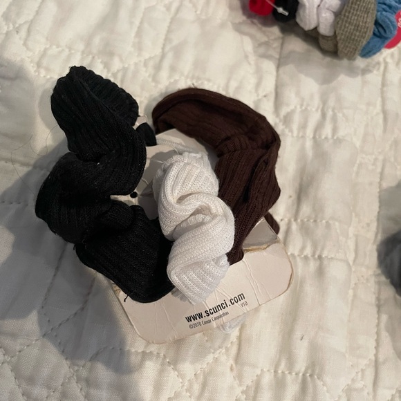 NWT 26 Count Scrunchie Bundle - Picture 5 of 6